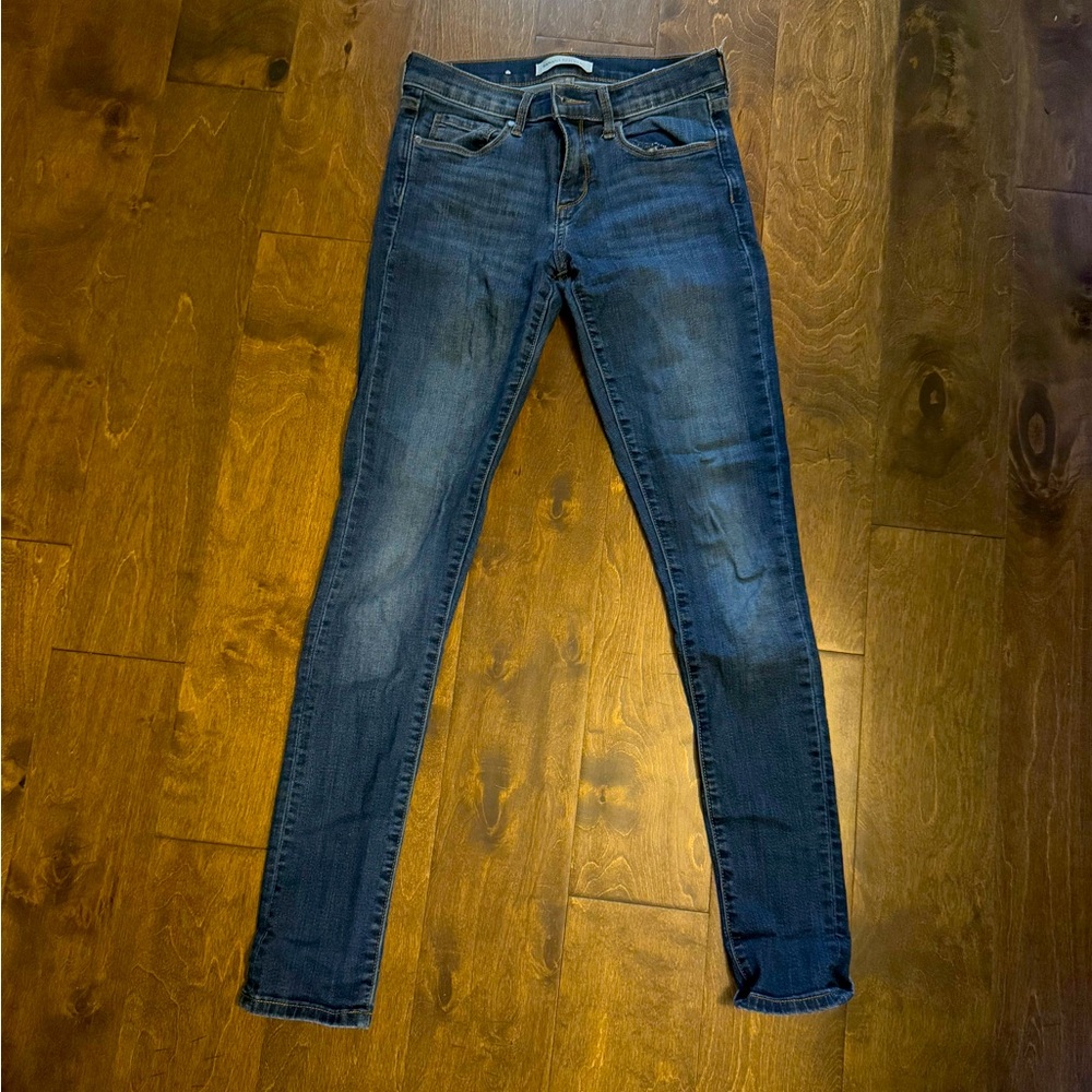 Banana Republic premium denim. Size 25. Skinny. Excellent condition